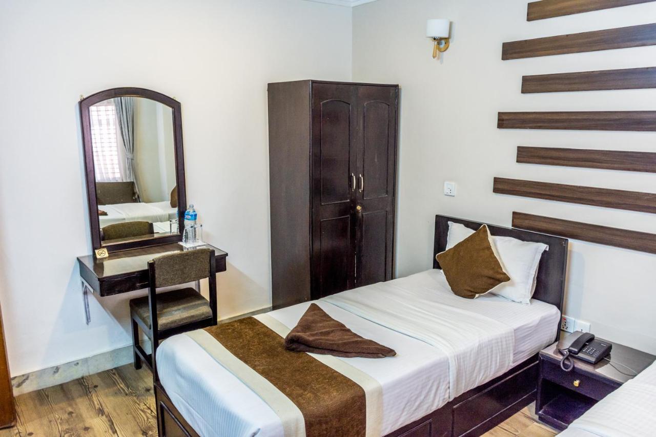 Ausfinn Hotel Metro Inn Kathmandu Bagian luar foto